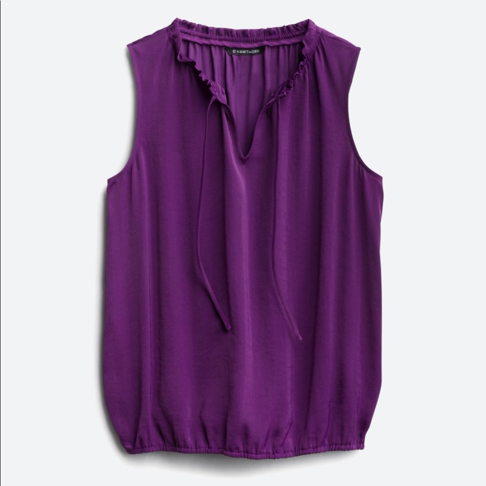 Size M tie neck detail blouse
